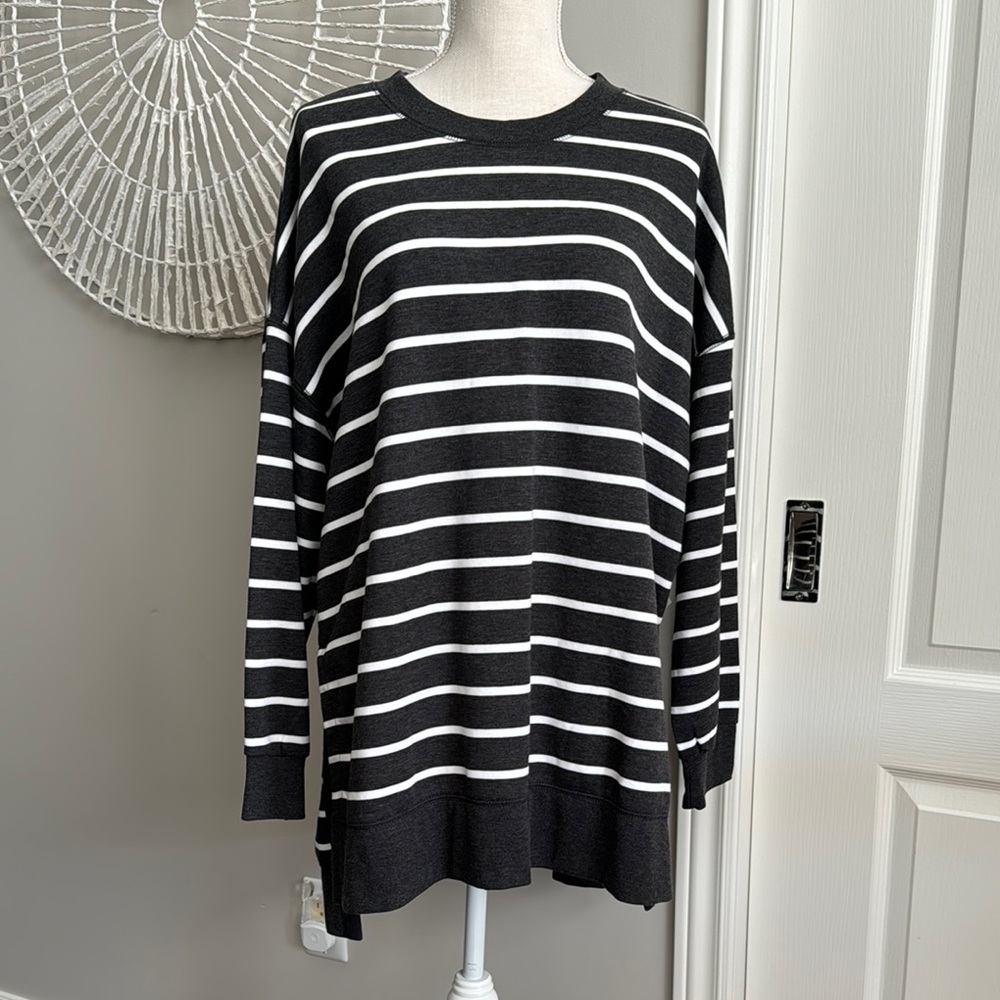 Old Navy Gray and White Striped Oversized Side Slit Crew Neck Sweater